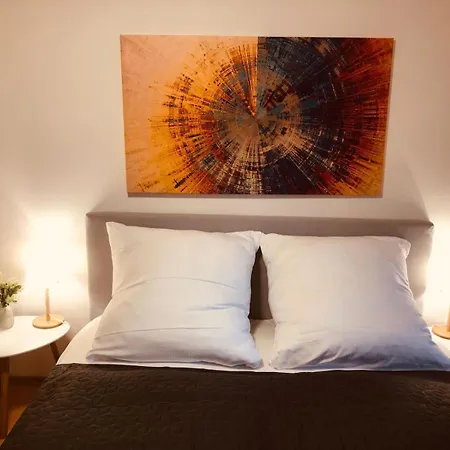24-7 - Grosse Apartamento *