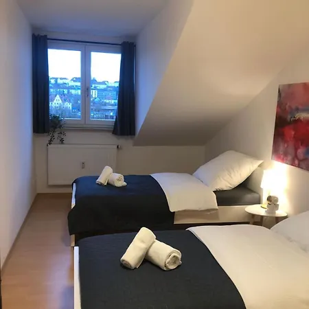 24-7 - Grosse Lägenhet *